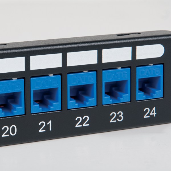 Blank Patch Panel with 24 Ports for HD Style in 1 RMS